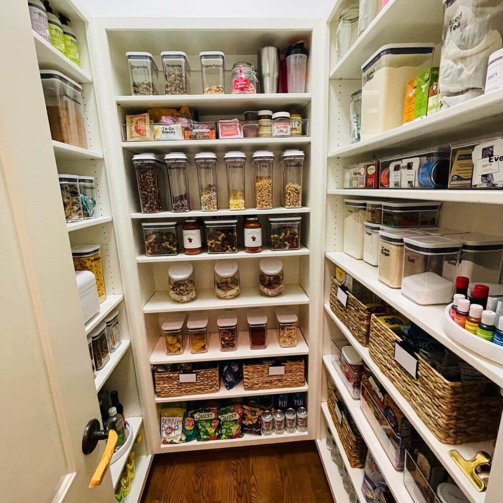 Home Organizer, Professional Home Organizer, Winston Salem Home Organizer, Organized, Organize, Buena Vista, Brookberry Farm, Ardmore, Reynolda, Reynolda Village, 27106, Polo, Country Club, Robinhood, Mount Tabor, New Sherwood Forest, Bent Tree Farm, Old Salem, Bermuda Run