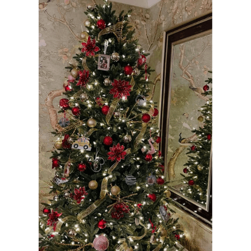 professionally decorated Christmas tree by Organized Jill