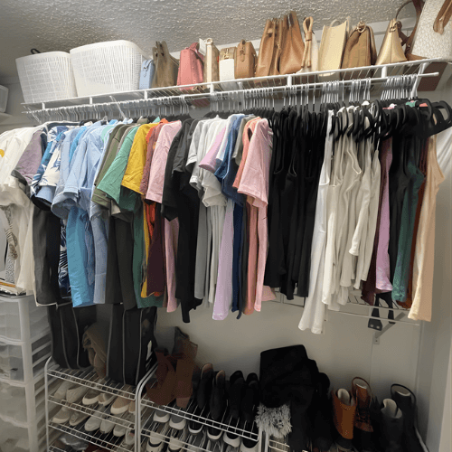organized closet with matching hangers and baskets on a shelf by Organized Jill